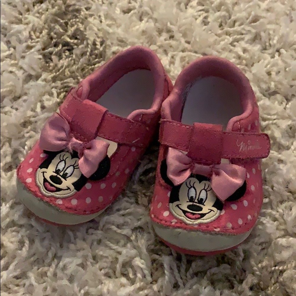 Minnie Mouse shoes